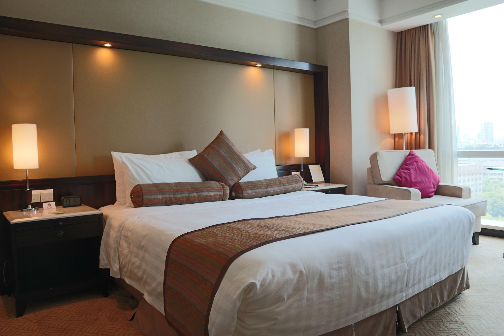 Howard Johnson Huaihai Hotel Shanghai Bagian luar foto