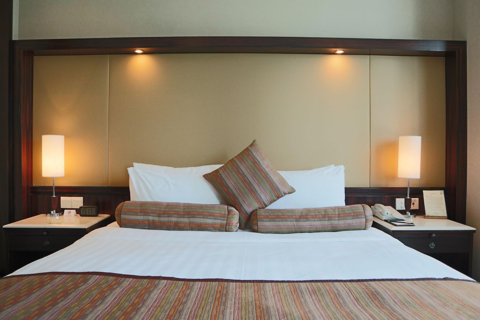 Howard Johnson Huaihai Hotel Shanghai Bagian luar foto