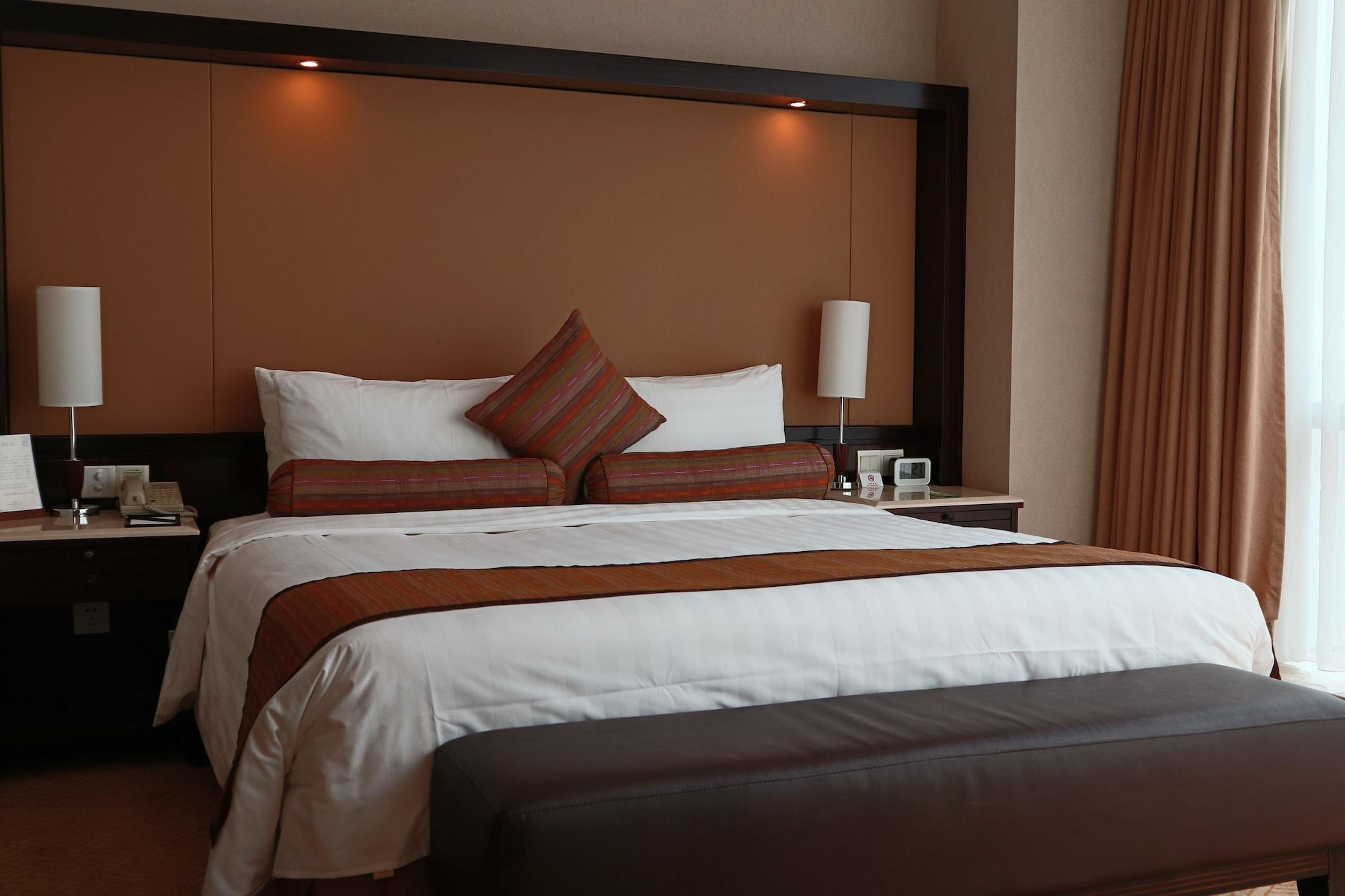 Howard Johnson Huaihai Hotel Shanghai Bagian luar foto