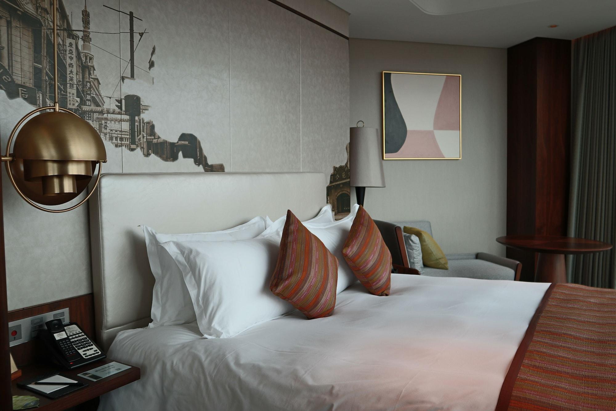 Howard Johnson Huaihai Hotel Shanghai Bagian luar foto