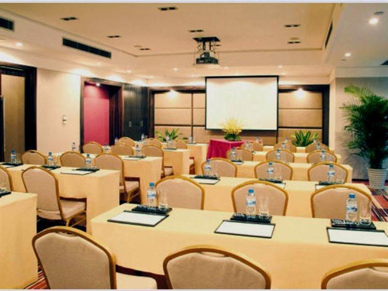 Howard Johnson Huaihai Hotel Shanghai Bagian luar foto