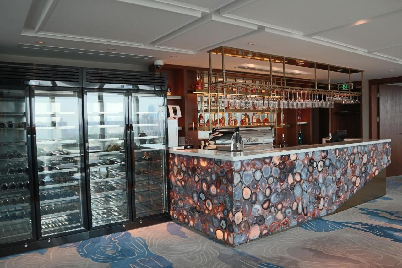 Howard Johnson Huaihai Hotel Shanghai Bagian luar foto