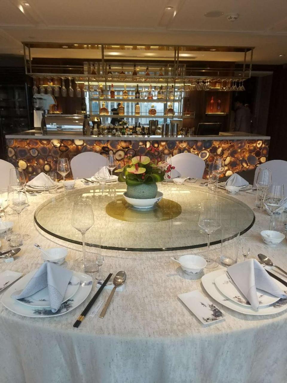 Howard Johnson Huaihai Hotel Shanghai Bagian luar foto