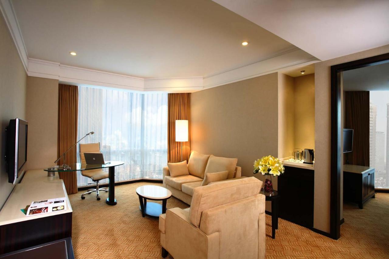 Howard Johnson Huaihai Hotel Shanghai Bagian luar foto