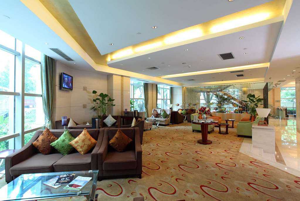 Howard Johnson Huaihai Hotel Shanghai Bagian luar foto